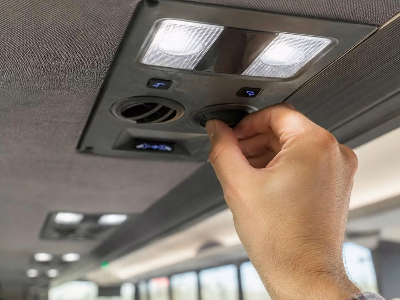 west allis 15 passenger minibus air conditioning