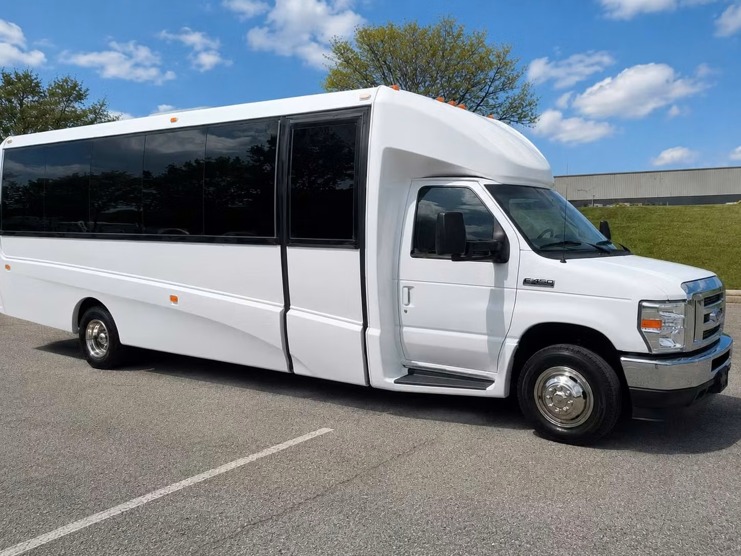 west allis 20 passenger minibus rental