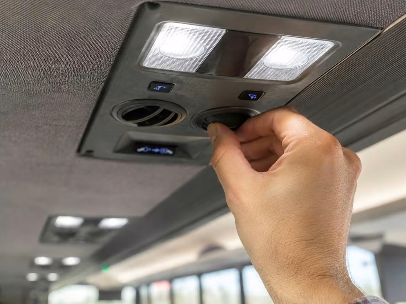 west allis 28 passenger minibus air conditioning