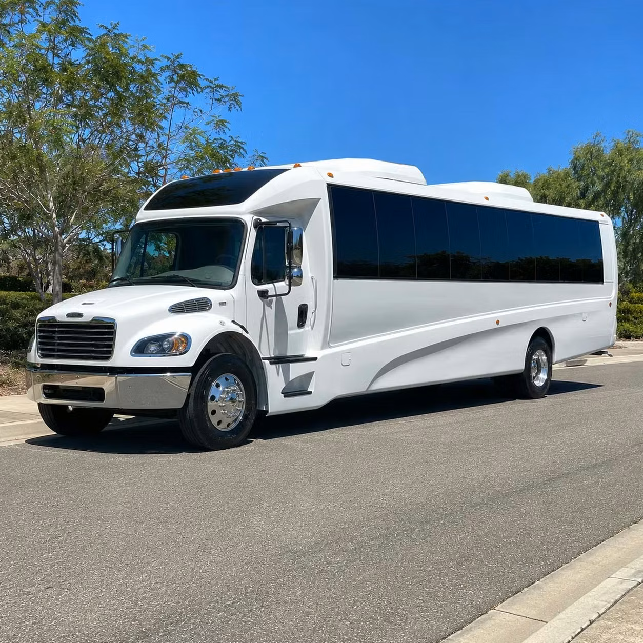 west allis 35 passenger minibus rental
