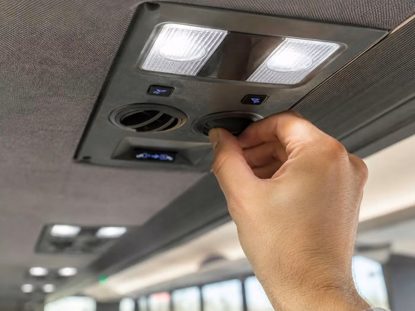 west allis 56 passenger charter bus air conditioning