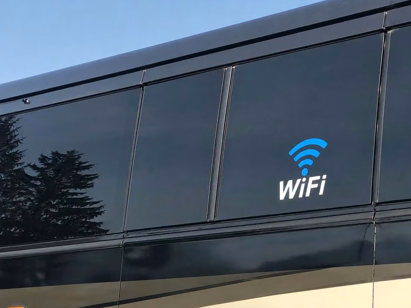 west allis 56 passenger charter bus wifi